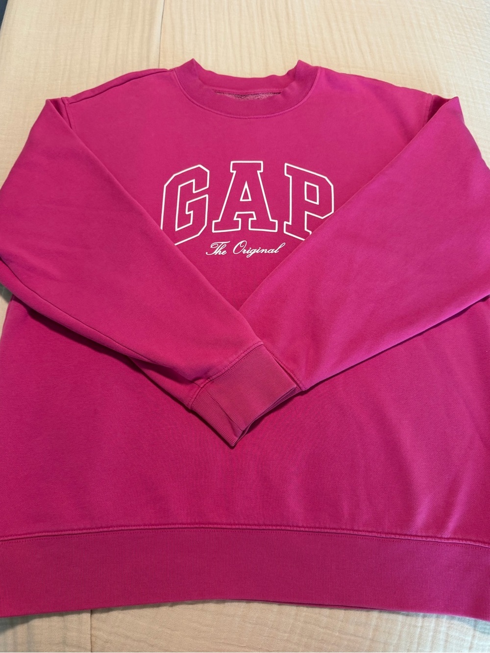 GAP Women Crewneck Sweatshirt in Fuchsia Pink